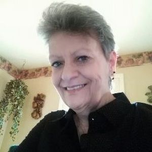 Meet your Posher, Dina